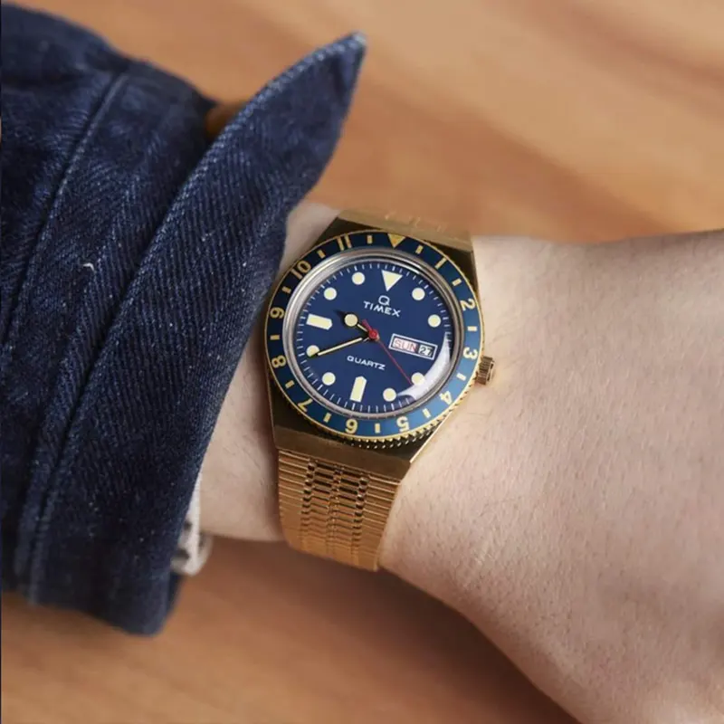 Timex Q Reissue Blue Dial Gold-Tone Men's Watch- TW2U62000 TW2U62000U9 watch side profile and crown